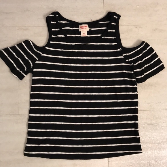 Open shoulder shirt - Picture 1 of 2